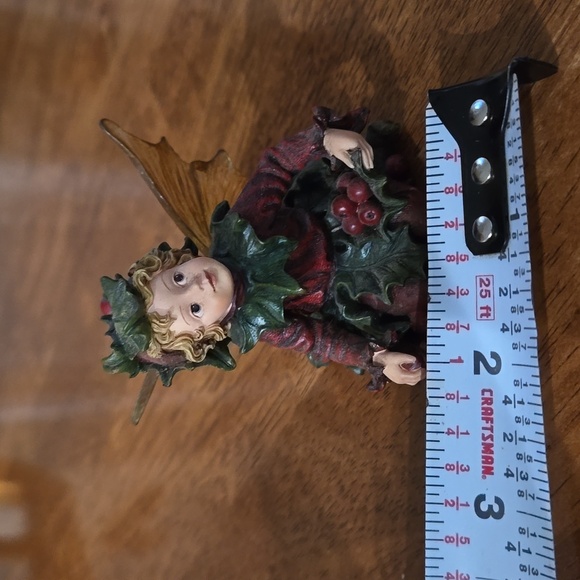 Holly Holiday Gathering Fairy Figurine Boyds Bears Wee Folkstones - Picture 7 of 7